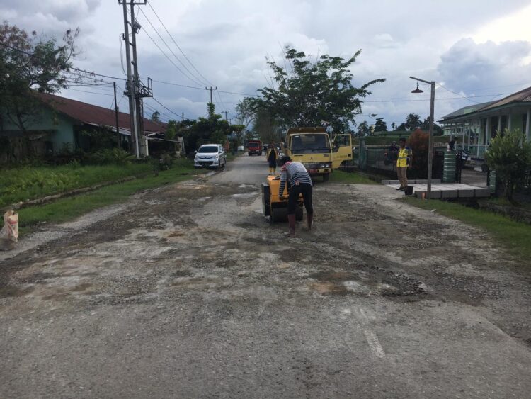Lubang Besar di Jalan Semangka Sudah Diperbaiki, Direspon Beragam oleh Warga