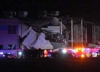 Atap Gudang Amazon di St. Louis, AS Runtuh,  Banyak yang Terjebak