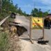 Jalan Longsor Menuju Pantai Amal Tak Kunjung Diperbaiki, Hanya Diberi Rambu Peringatan