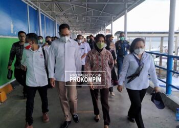 Bupati Laura Jemput Kedatangan 239 PMI dan WNI Dari Malaysia