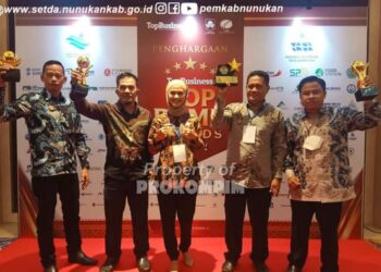 Bupati Laura dan Perumda Air Minum Tirta Taka Kembali Raih Top BUMD Award Bintang 5