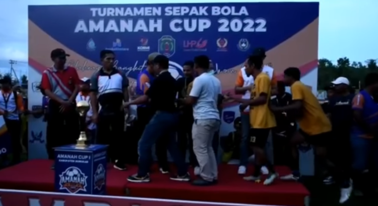 Saliwu 88 Juara, Turnamen Amanah Cup Ditutup Secara Resmi