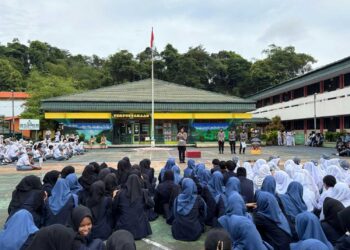 Polwan Polres Tarakan Gelar Rise and Speak di SMK Negeri 1 Tarakan 