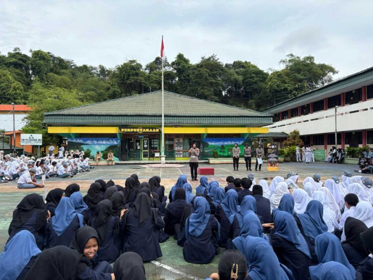 Polwan Polres Tarakan Gelar Rise and Speak di SMK Negeri 1 Tarakan 