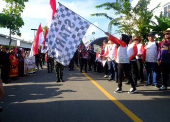 Angkat Bendera Start, Bupati Lepas Peserta Pawai Budaya