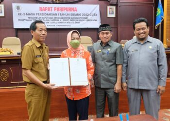 Rapat Paripurna Persetujuan Terhadap Beberapa Raperda