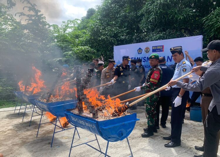 Bea Cukai Nunukan Musnahkan Ribuan Barang Ilegal
