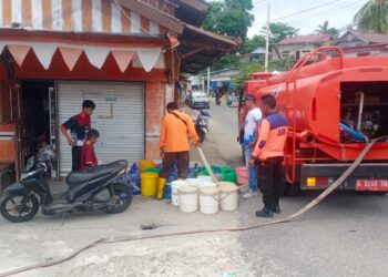 BPBD Salurkan Air Bersih Kepada Masyarakat