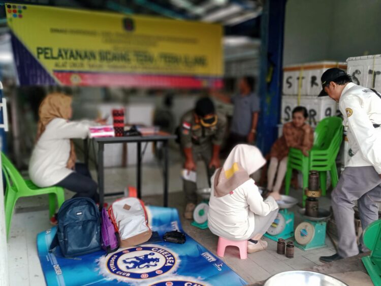 Antusias Pedagang Pasar Jamaker Ikuti Sidang Tera Ulang