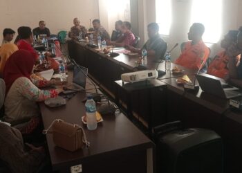 DLH Nunukan Minta PT BOS dan PT NJL Segera Evakuasi Kapal LCT Yang Tenggelam di Sei Manggaris