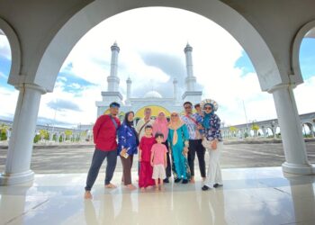 Pengunjung Dari Sabah Kagumi Kemegahan Islamic Center Hidayatur Rahman