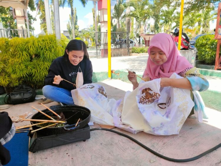 Dinas Perpustakaan Fasilitasi Pelatihan Keterampilan Bagi Pengunjung Perpustakaan