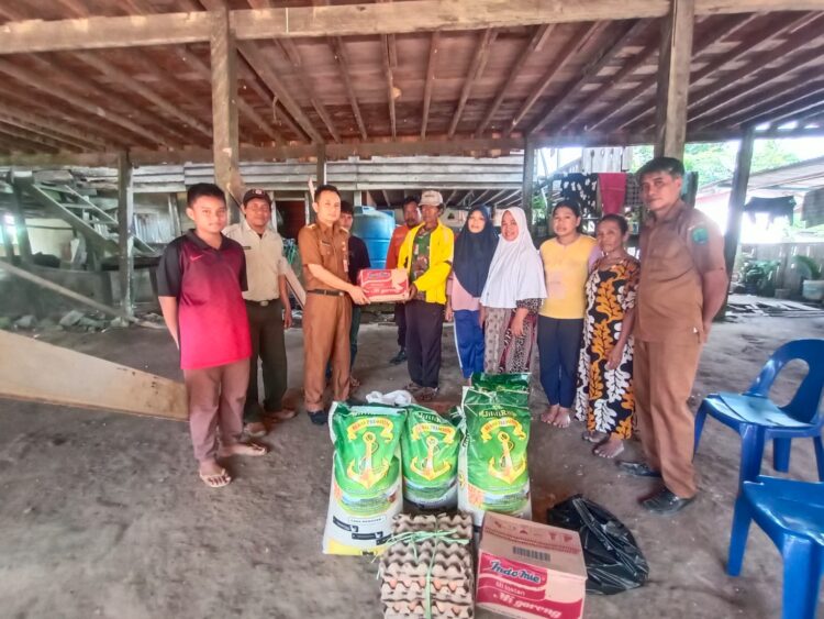 BPBD Berikan Bantuan Permakanan Korban Pohon Tumbang