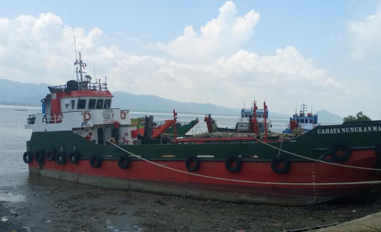 KSOP Tertibkan Kapal-Kapal Yang beraktifitas Di Dermaga Tidak Resmi Jalan Lingkar