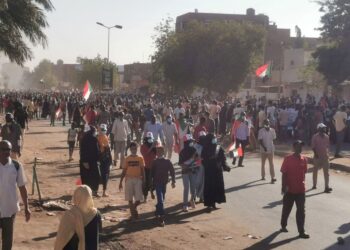 Puluhan Ribu Orang Berbaris Menentang Kekuasaan Militer di Sudan.