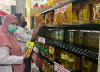 Baru Sehari Tersedia, Minyak Goreng Seharga 14 Ribu Ludes Diborong Pembeli