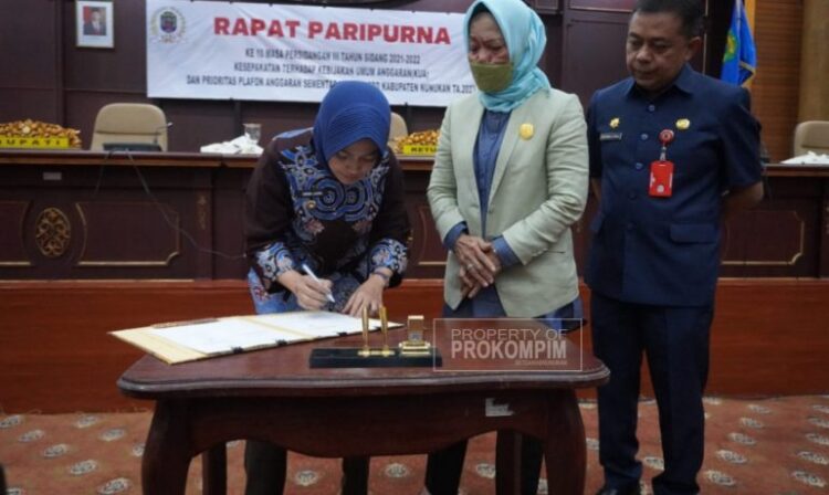 Bupati Laura Hadiri Rapat Paripurna DPRD Dalam Rangka Kesepakatan KUA dan PPAS APBD Kabupaten Nunukan T.A 2023