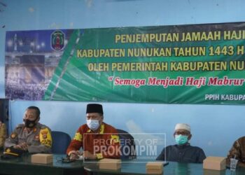 Wakili Bupati, Staf Ahli Bidang Kesra dan SDM Hadiri Jalan Sehat Dalam Rangka Memperingati Hut Yonarmed 18 / Komposit