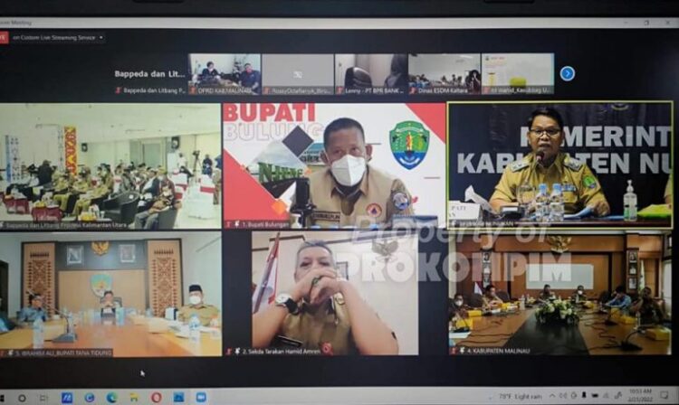 Hadiri Rapat Paripurna DPRD, Bupati Laura Sampaikan Nota Pengantar Raperda RPJMD Tahun 2021 – 2026