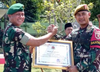 Pasukan TNI AD Penjaga Perbatasan Berganti, Serah Terima Dilaksanakan di Makotis Satgas Pamtas RI-Malaysia