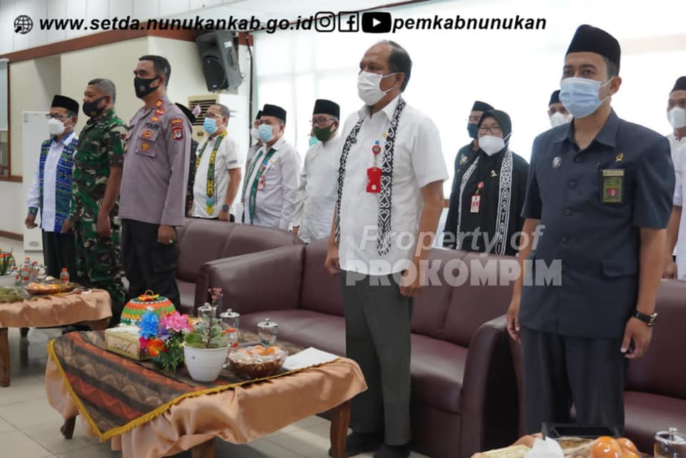 Wakili Bupati, Asisten Pemerintah Dan Kesra Setda Hadiri Pelantikan PD ...