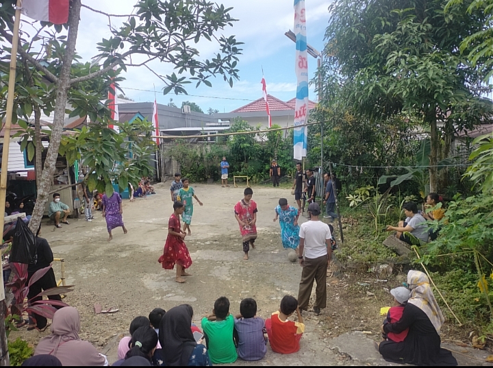 Lomba futsal pakai daster, di salah satu RT di Kelurahan Karang Anyar,