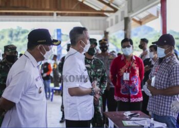 Bupati Malinau Pantau Pelaksanaan Pilkades Serentak Di Beberapa TPS