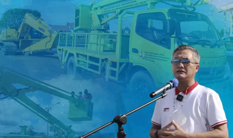 Serahkan Lagi 2 Alat Berat, Bupati : Fungsikan Alat Sesuai Peruntukannya