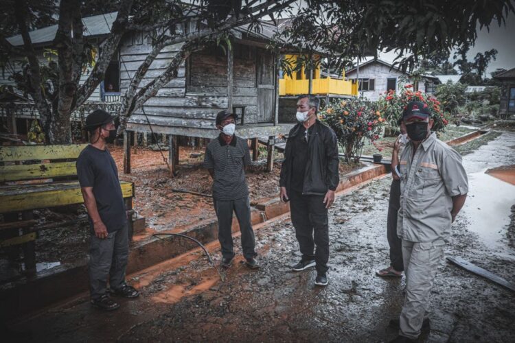 Bupati Tinjau Banjir di Desa Belayan