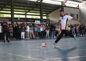 Bupati Buka Secara Resmi Turnamen Futsal Fernando Sinaga Cup