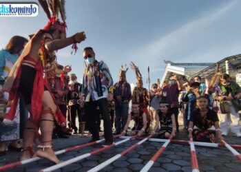 Bupati Buka Secara Resmi Festival Budaya Dayak Tahol