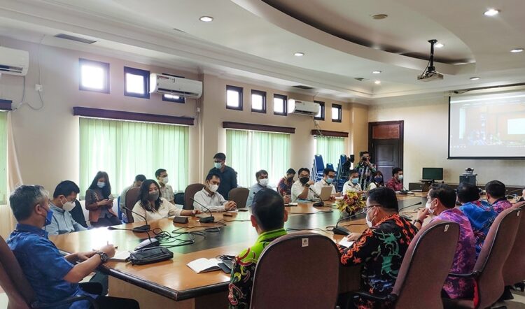 Bupati Hadiri Pertemuan Dengan PT. KHN