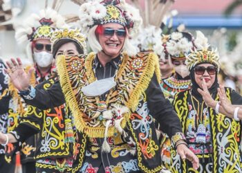 Bupati Buka Secara Resmi Pagelaran Dan Festival Seni Budaya Dayak Kenyah Kabupaten Malinau