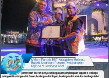 Malam Puncak Resepsi HUT Kabupaten Malinau, Bupati Serahkan Piagam Penghargaan Kepada 4 Lembaga Adat