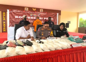 Menegangkan! Begini Detik-detik Polisi Gagalkan Penyelundupan Sabu 24.228,71 Gram