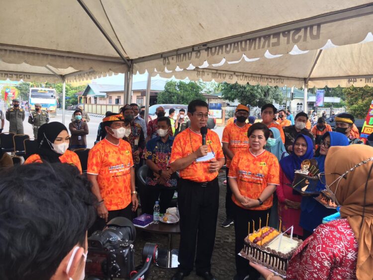 Surprise HUT ke 62 Wagub Yansen TP di Tugu Cinta Damai