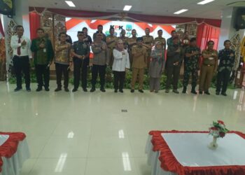 Tunjukkan Komitmen Anti Korupsi, Wabup Hanafiah dan Sekda Serfianus Hadiri Rakor Bersama KPK