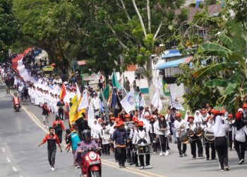 Wow Keren! Kirab Bendera Merah Putih 1000 Meter Meriahkan HUT RI ke 78 di Nunukan