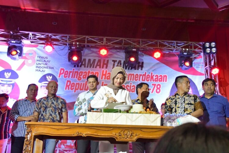 Meriahkan Malam Ramah Tamah HUT ke 78 RI, Laura Hadirkan Artis Ibukota dan Jajanan Gratis untuk Masyarakat Nunukan
