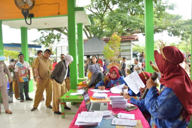 Pantau Pilkades Serentak di Sebatik, Bupati Laura : Siapapun Pemenangnya Harus Diterima