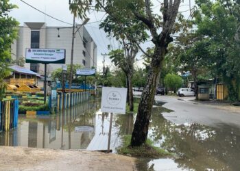 Diguyur Hujan Deras, Jalan Rambutan Tanjung Selor Tergenang Air