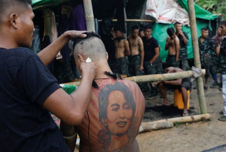 2.500 Orang Mengungsi ke Thailand saat Pemberontak Bentrok dengan Tentara Myanmar