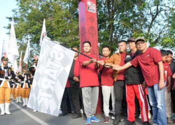 Jalan Sehat Bawaslu Nunukan, Bupati Laura Ajak Masyarakat Awasi Pilkada