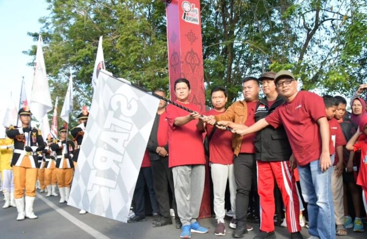 Jalan Sehat Bawaslu Nunukan, Bupati Laura Ajak Masyarakat Awasi Pilkada