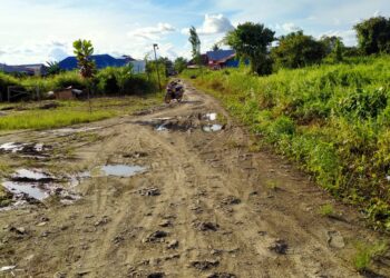 Perlu Segera Diperbaiki, Jalan di Gang Makmur Akses Satu-satunya ke Masjid