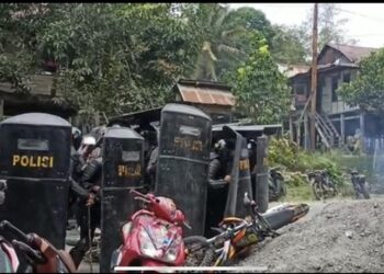 Ricuh Eksekusi Lahan di Enrekang, Polisi Dilempari Batu