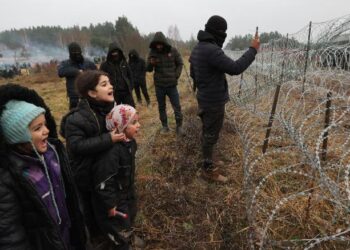 Belarus Bersihkan Kamp Migran di Perbatasan, Repatriasi Pertama Berangkat ke Irak