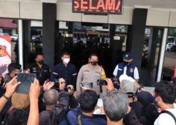 Tahanan Tewas Mengambang di Sungai, Tiga Anggota Polrestro Bekasi Diperiksa