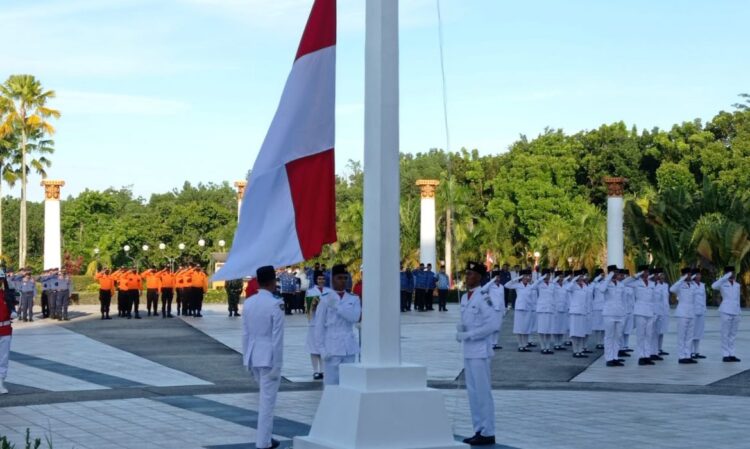 Semakin Menyempurnakan, Upacara Aubade Penurunan Bendera Merah Putih Juga Berjalan Lancar