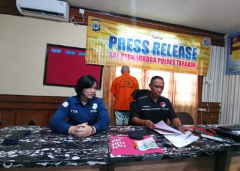 Pelaku saat ditampilkan dalam release Polres Tarakan